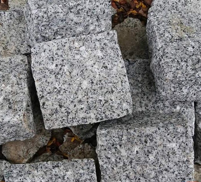 Đá cubic bazan trắng 10x10x8 cm